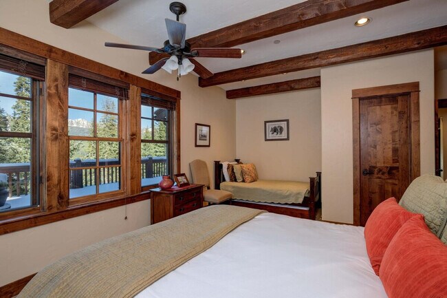 Building Photo - 14 Peaks View Dr