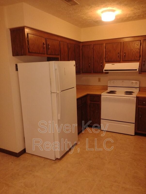 Building Photo - 408-410 Oklahoma St