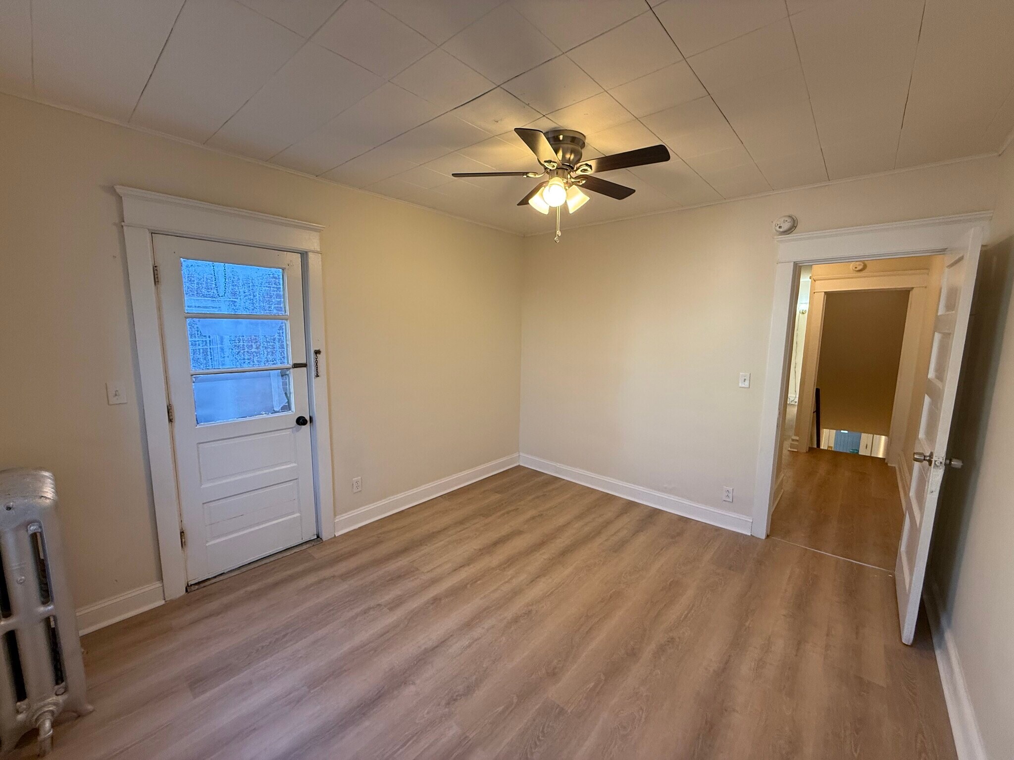 Building Photo - 133 S 15th St