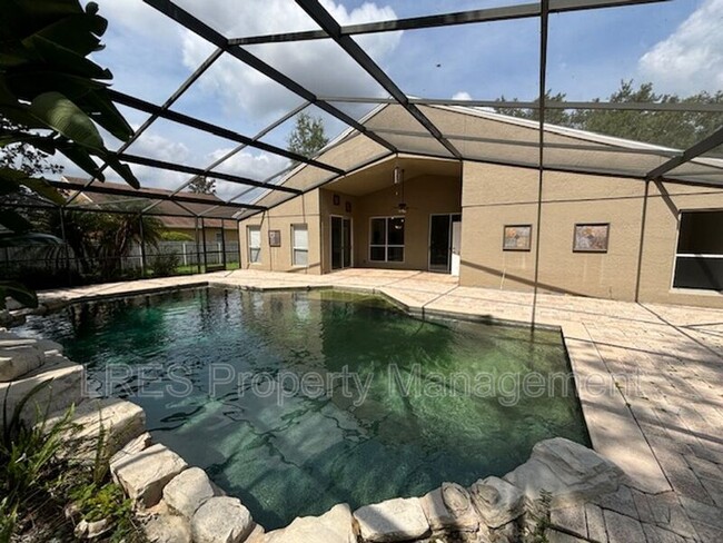 Building Photo - 1028 Kerwood Cir