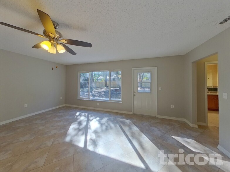 Building Photo - 3133 Swan Ln