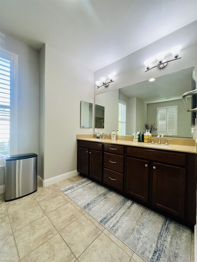 Building Photo - 4 br, 3 bath House - 3084 Vittoria Loop