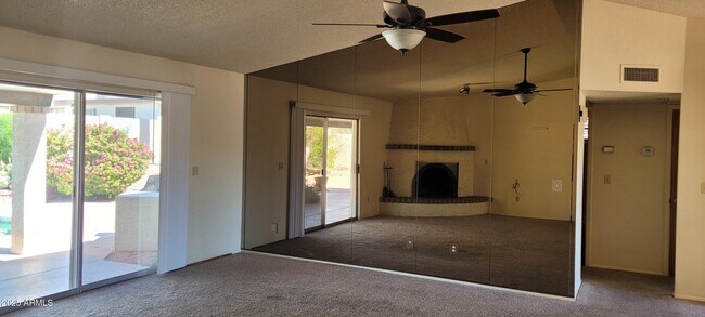 Building Photo - 3158 W Marconi Ave