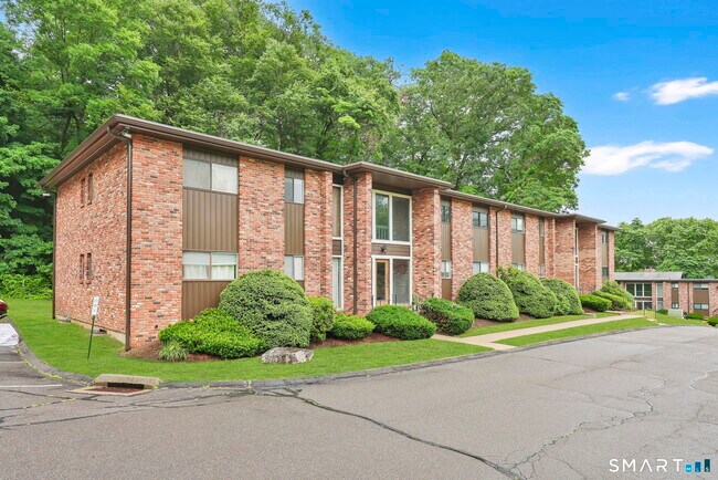 Building Photo - 3 Murphys Ln