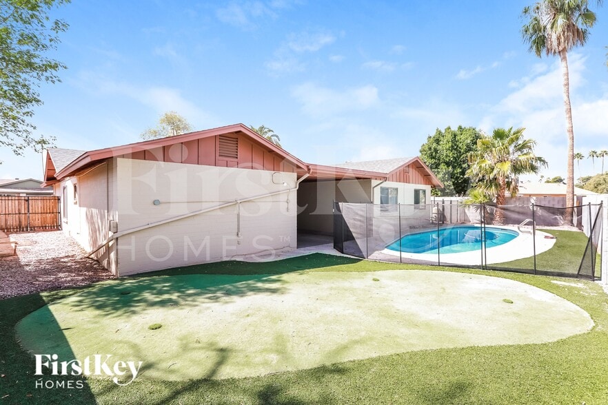 Building Photo - 1748 W Monte Ave