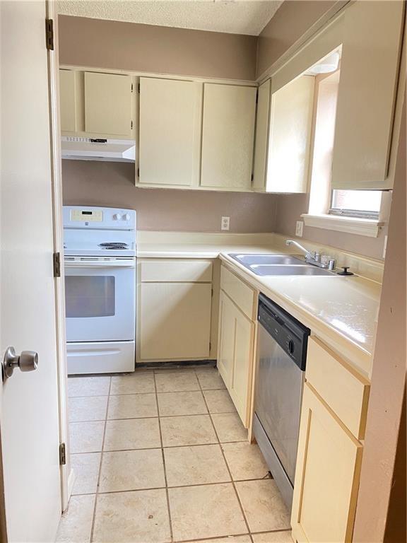 Building Photo - 1408 Christy Dr