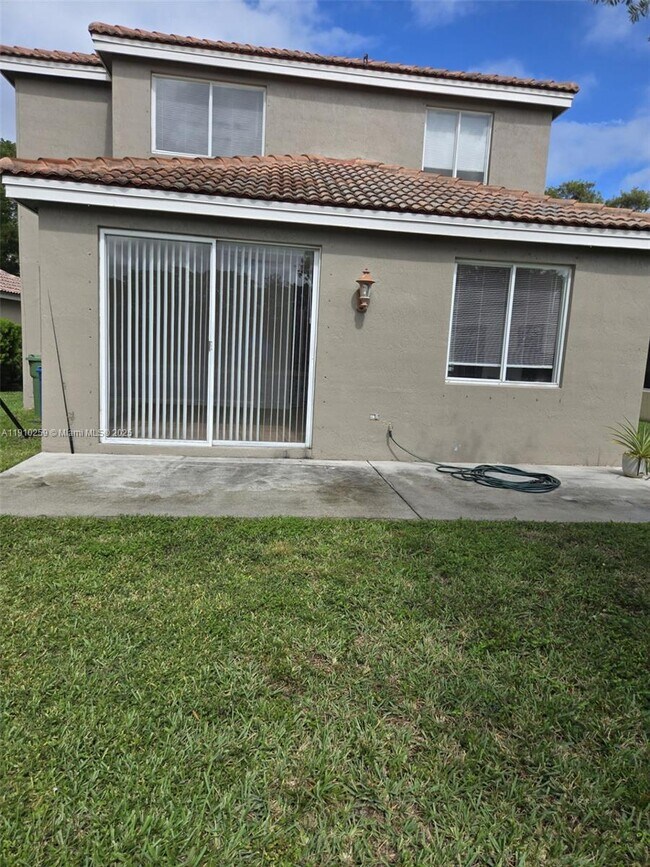 Building Photo - 4361 Dogwood Cir