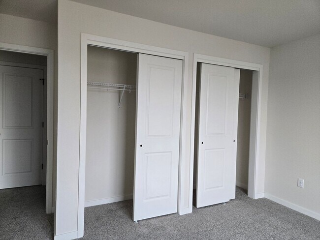 Building Photo - RaeMat LLC
