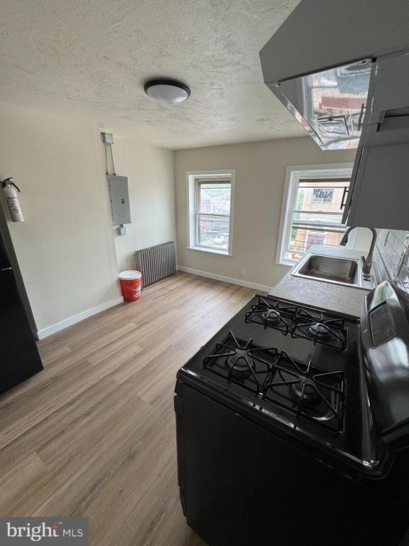 Building Photo - 620 Chestnut Ave