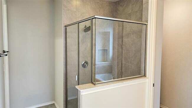 Building Photo - 532 Stone River Dr
