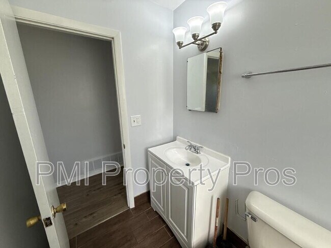 Building Photo - 2716 N Buffum St