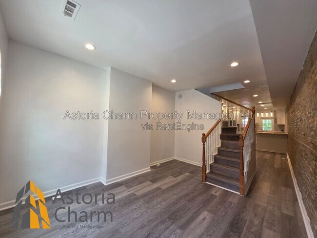Building Photo - 519 E 28th St