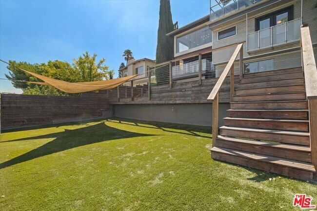 Building Photo - 4075 Los Nietos Dr