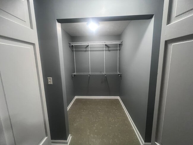 Building Photo - Lovelaceville Road