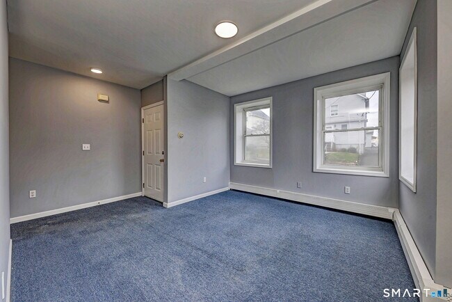 Building Photo - 86 Avery St