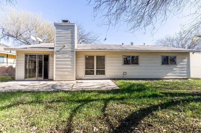 Building Photo - 2943 Keslake St