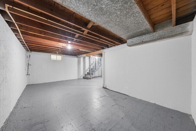 Building Photo - 8515 Jenny Dr