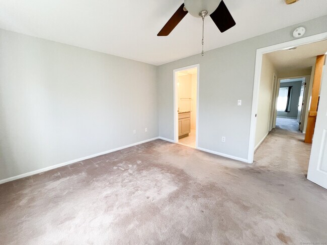 Building Photo - 83 Sandpiper Crescent