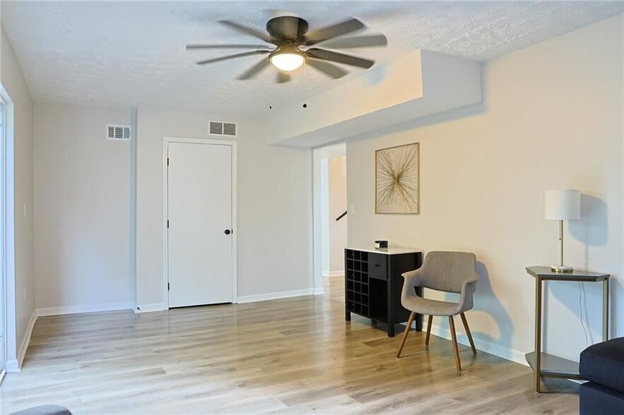 Building Photo - 4411 Flakes Mill Rd