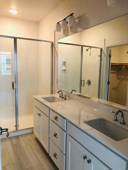 Building Photo - 3467 Vertex Way