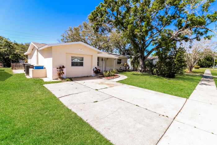 Building Photo - 1588 Eunice Ln