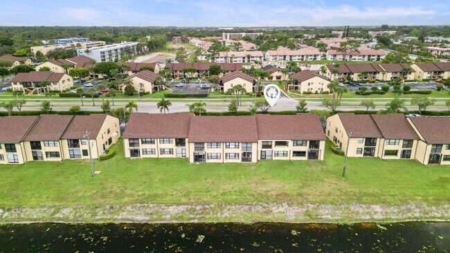 Building Photo - 4698 Lucerne Lakes Blvd E