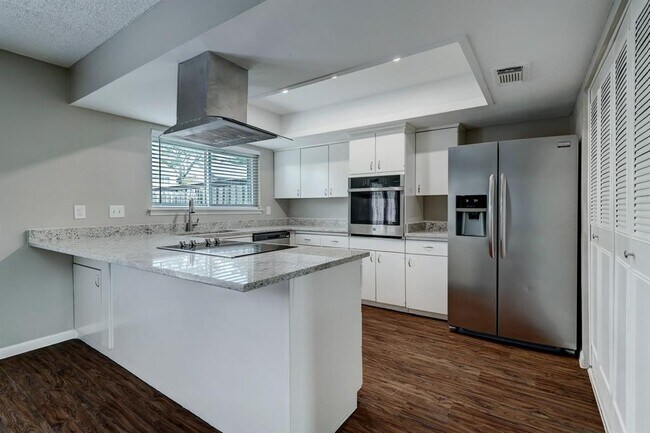 Building Photo - 10306 Hammerly Blvd