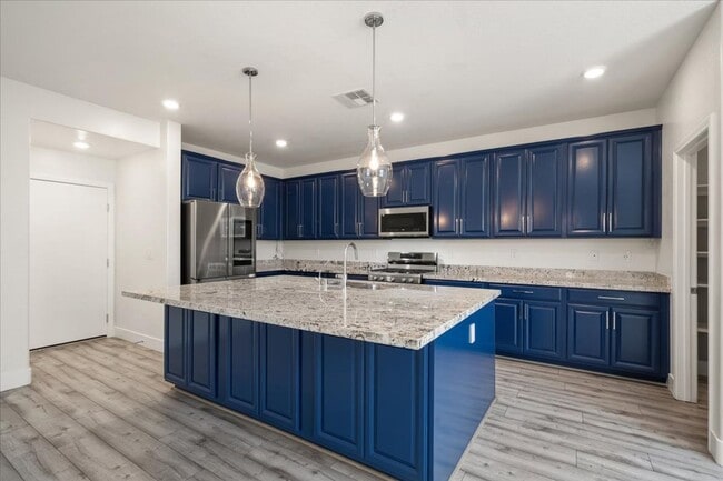 Building Photo - Entertainer's Dream 4Bd Home with Designer Finishes & Outdoor Kitchen