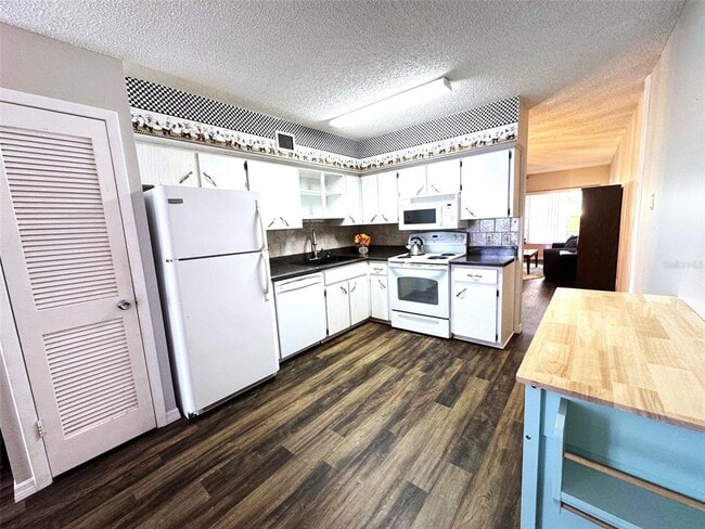 Building Photo - 2253 Norwegian Dr