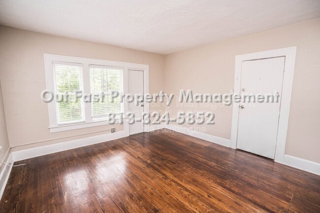 Building Photo - 549 2nd St N