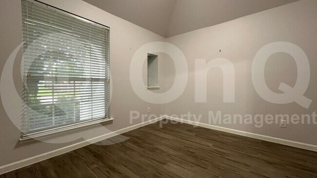 Building Photo - 1509 Lacewing Dr