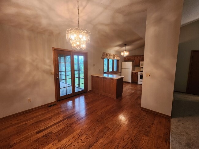 Building Photo - 3536 Rum River Dr