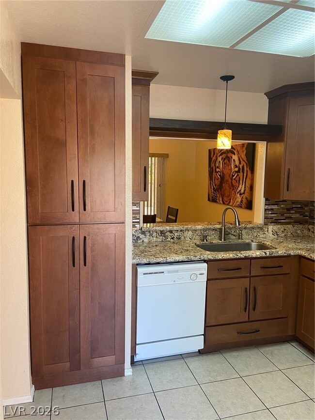 Building Photo - 2741 Sungold Dr