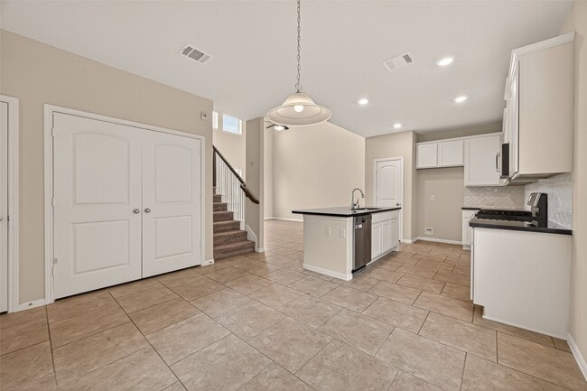 Building Photo - 6126 Prince Pl Dr