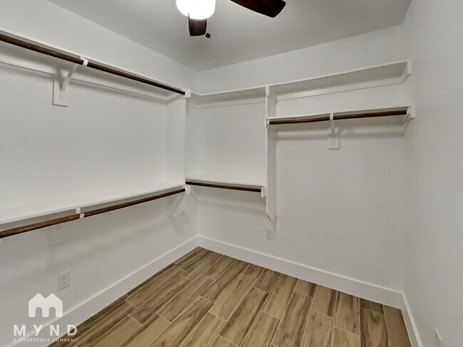 Building Photo - 5736 Lone Star Cir