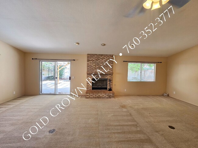 Building Photo - 2402 Lenrey Ave