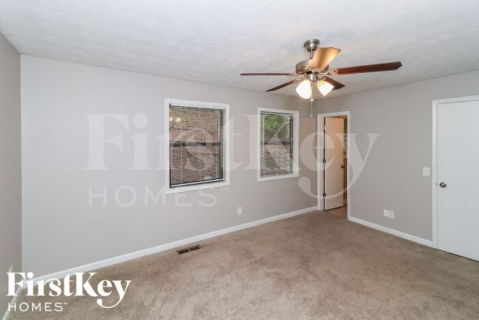 Building Photo - 1190 Lightfoot Dr