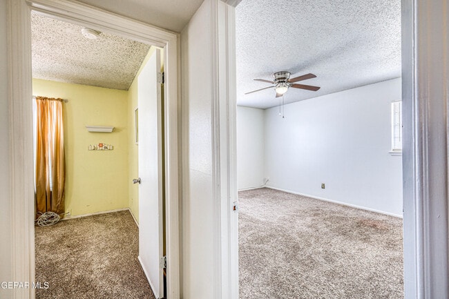Building Photo - 3008 Gaston Dr