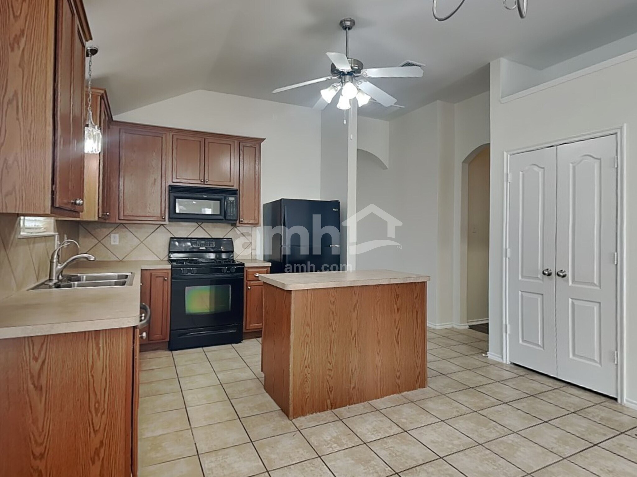 Building Photo - 485 Sausalito Dr