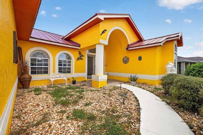 Building Photo - 3077 SE Galt Cir
