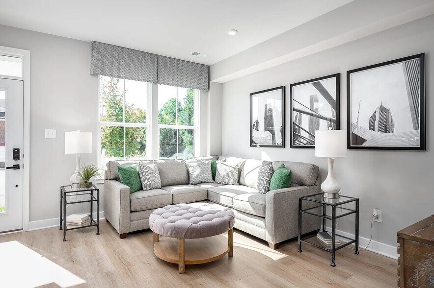 Building Photo - Room in Townhome on Coquina Ln