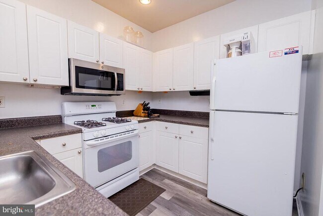 Building Photo - 11373 Aristotle Dr