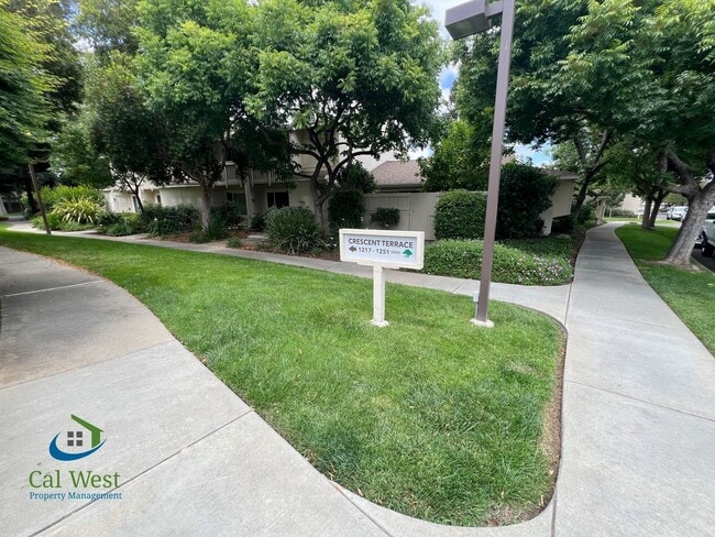 Building Photo - $4095-2 Bd/2.5 Ba Town home in Sunnyvale/Sunset Oaks Community