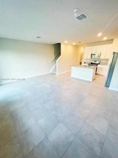 Building Photo - 3939 SE Mentmore Ln