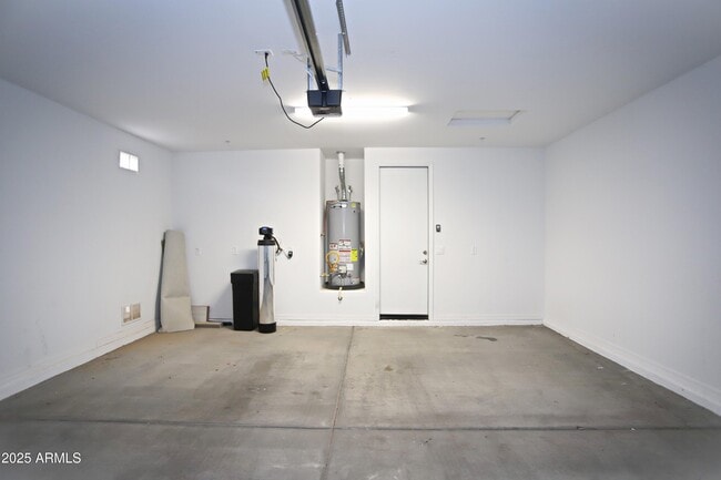 Building Photo - 13335 W Red Range Way