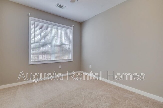 Building Photo - 719 Bonnie Oaks Ln