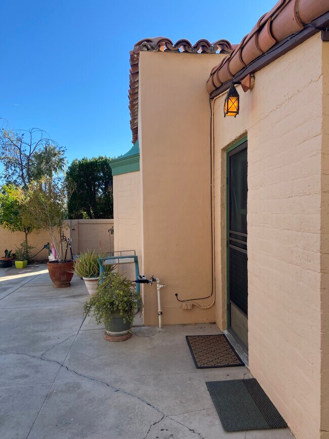 Building Photo - 780 N Prescott Dr
