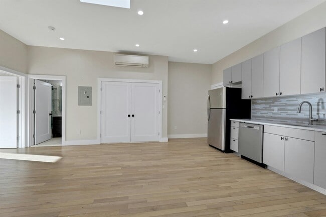 Building Photo - 3605 Bergenline Ave