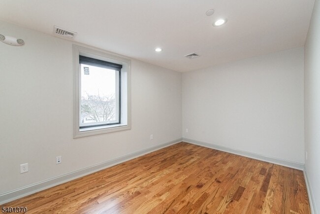 Building Photo - 248 US-46