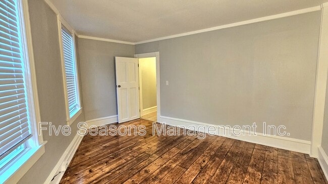Building Photo - 25 Intervale Ave